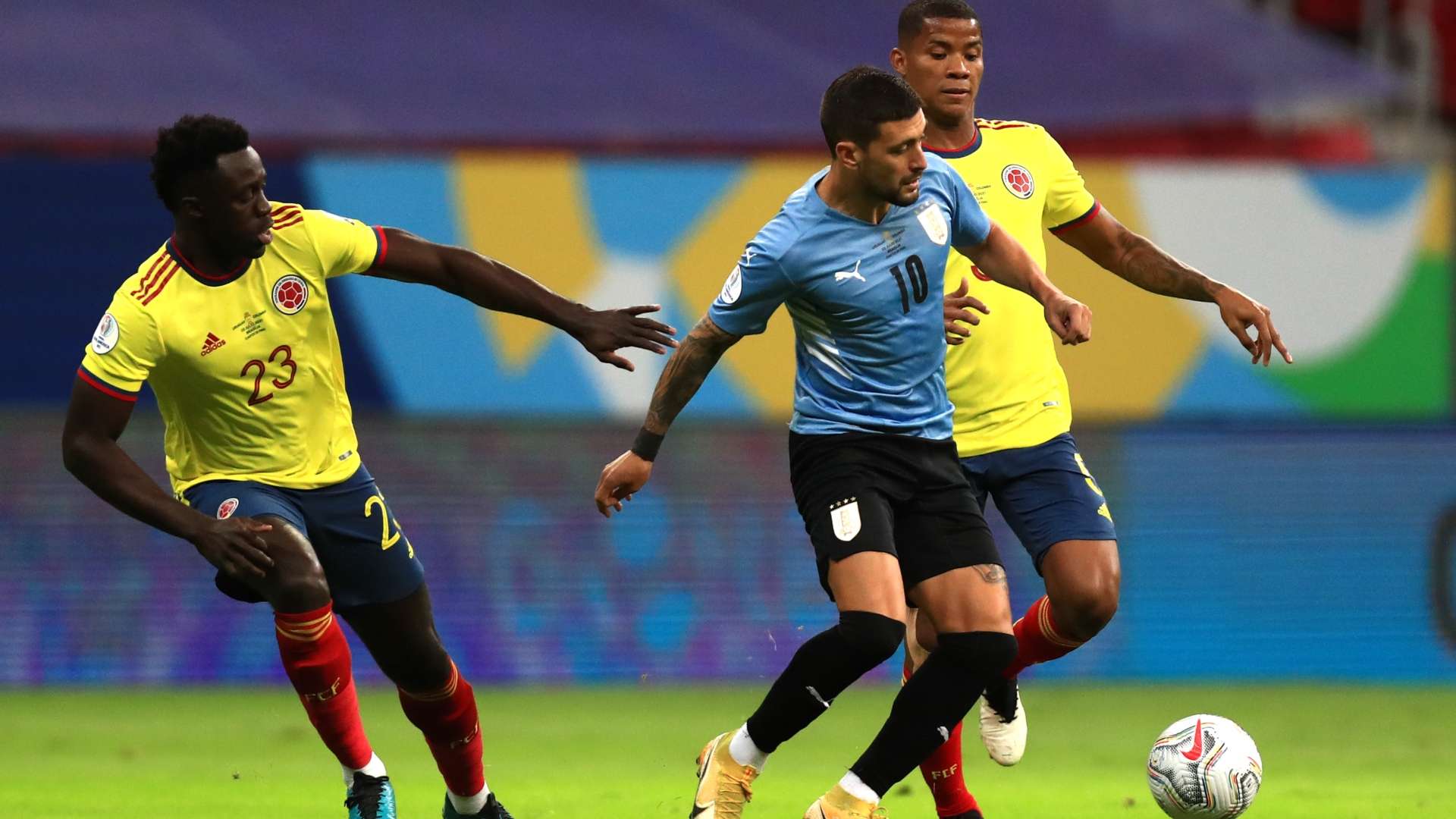 Loạt luân lưu đầy cay đắng của Uruguay trước Colombia