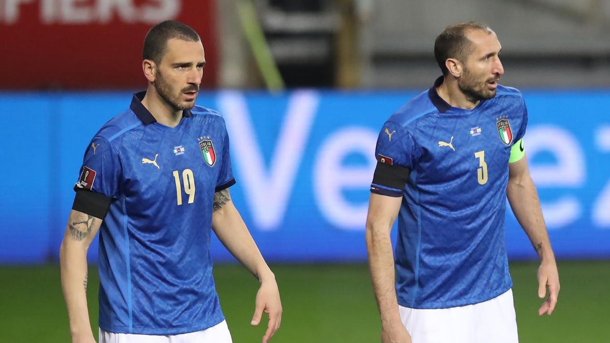 Bonucci và Chiellini đã gắn bó với các bước thăng trầm của bóng đá Italia suốt một thập kỷ