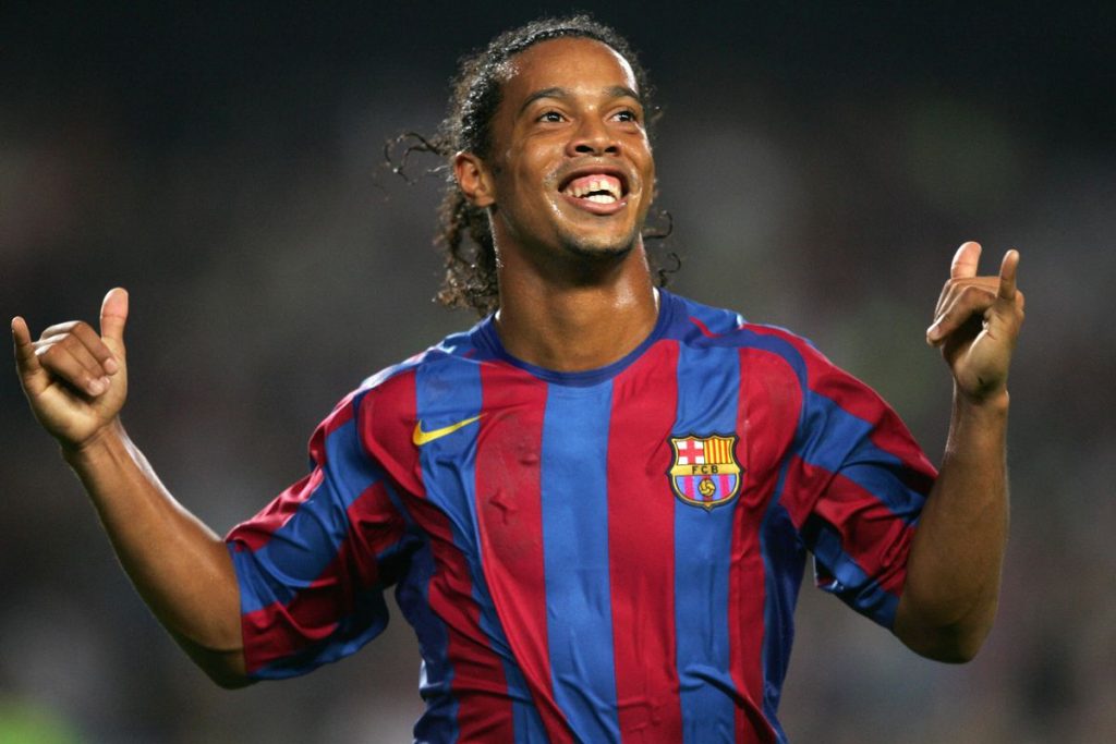 Ronaldinho có một cuộc sống bê tha sau cái chết của người mẹ