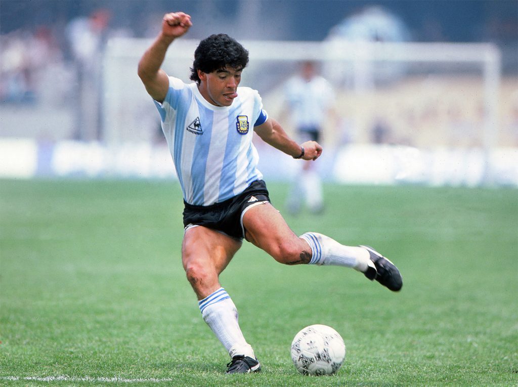 Trước khi qua đời Diego Maradona bị chăm sóc như một tù nhân