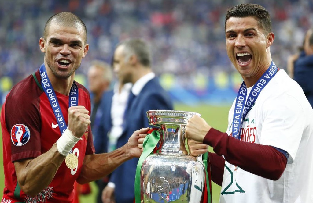 Ronaldo và Pepe giành cú đúp cúp châu Âu