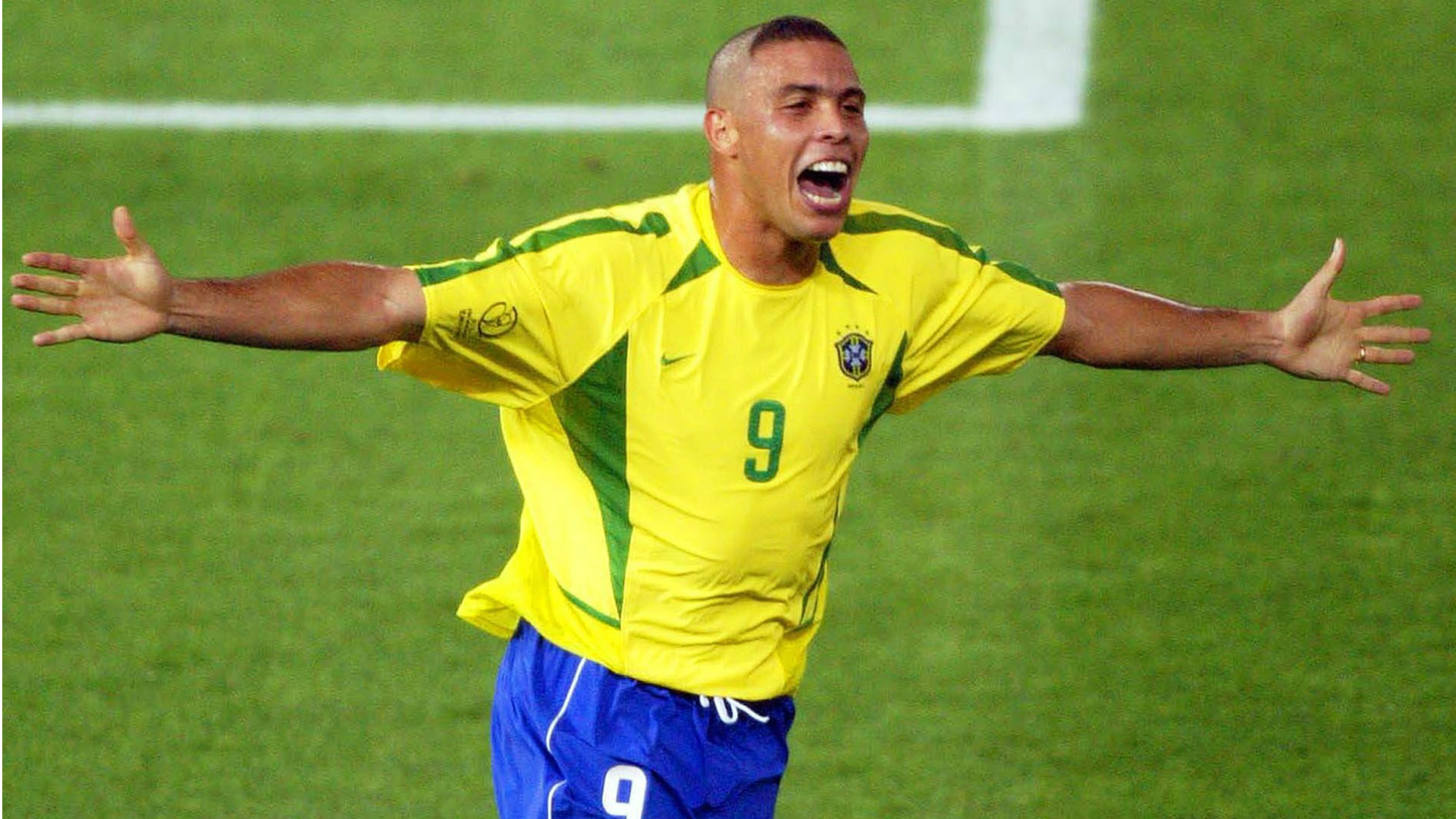 Ronaldo - tiền đạo xuất sắc nhất của bóng đá Brazil