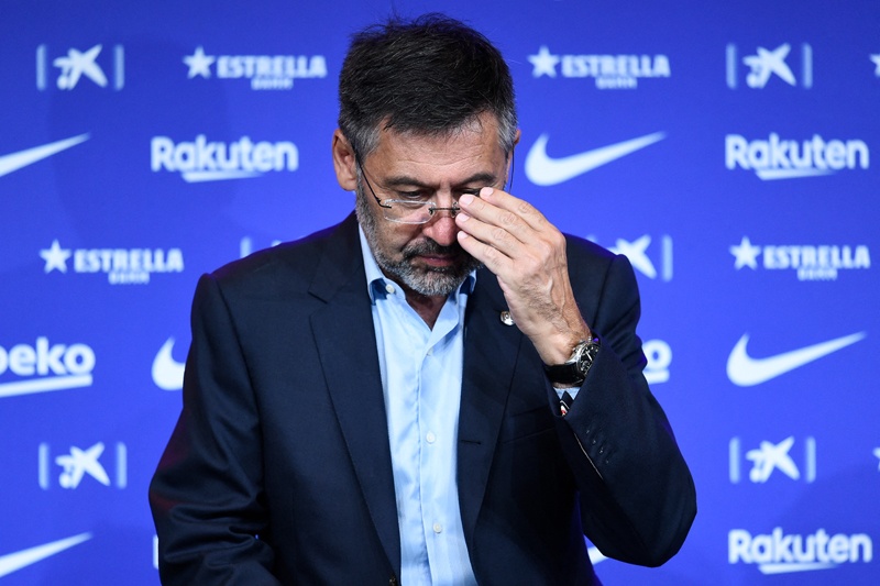 Cựu chủ tịch của Barca được trả tự do sau 1 đêm tạm giam
