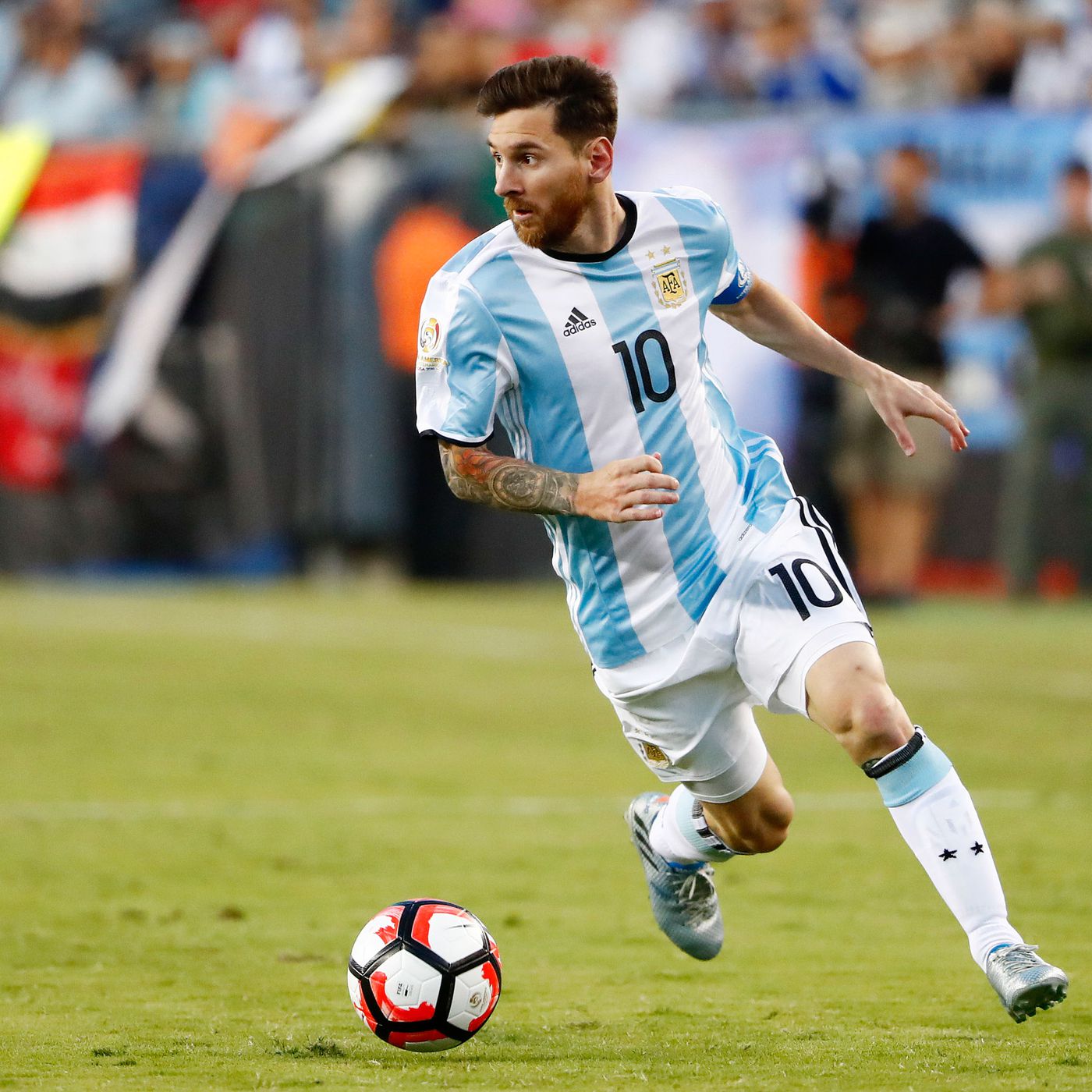 Lionel Messi thể hiện tham vọng trước trận Argentina - Ecuador